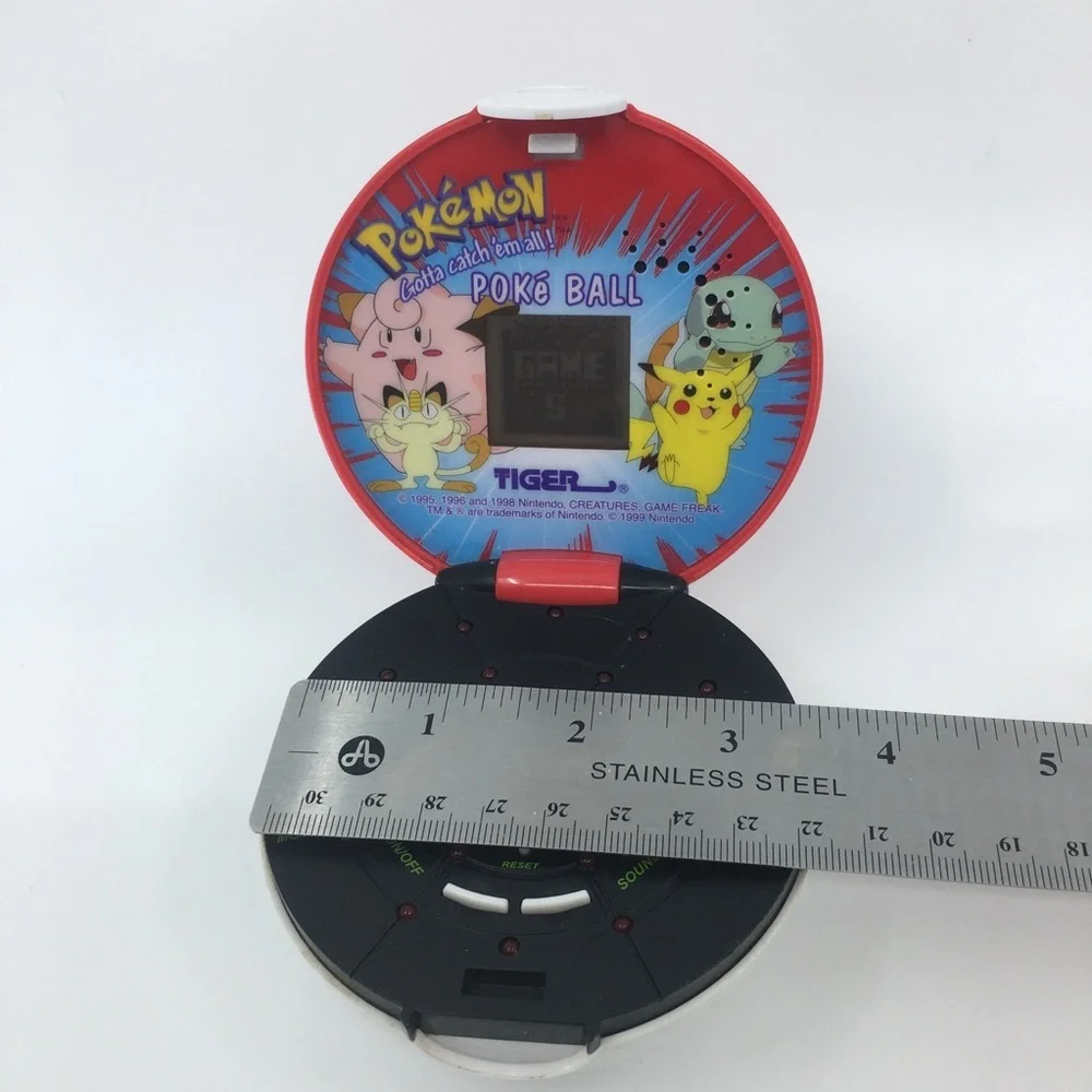 Vintage 90's Nintendo Pokémon Pokeball Game Toy by Tiger Electronics Retro